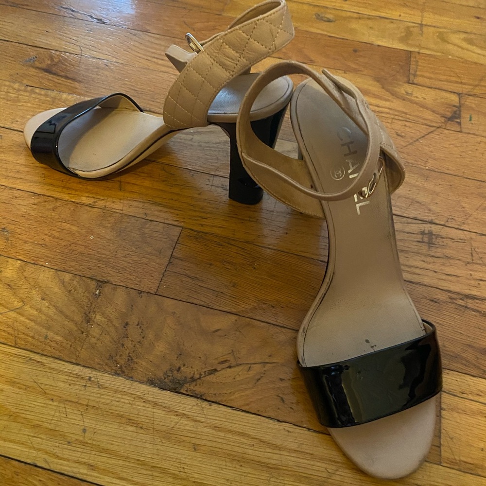 Chanel Two-Tone Beige and Black Block Heel Sandals - Picture 3 of 8